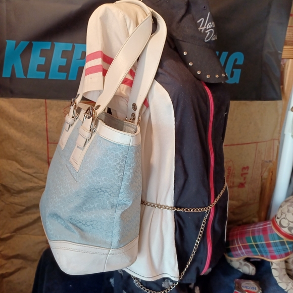 Coach bucket bag - Picture 8 of 10